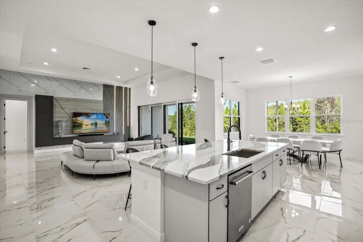 Property Photo: 9733 Laurel Berry Drive FL 32827