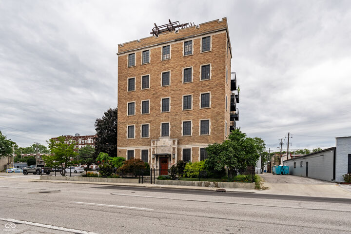 Property Photo: 825 N Delaware Street 3C IN 46204