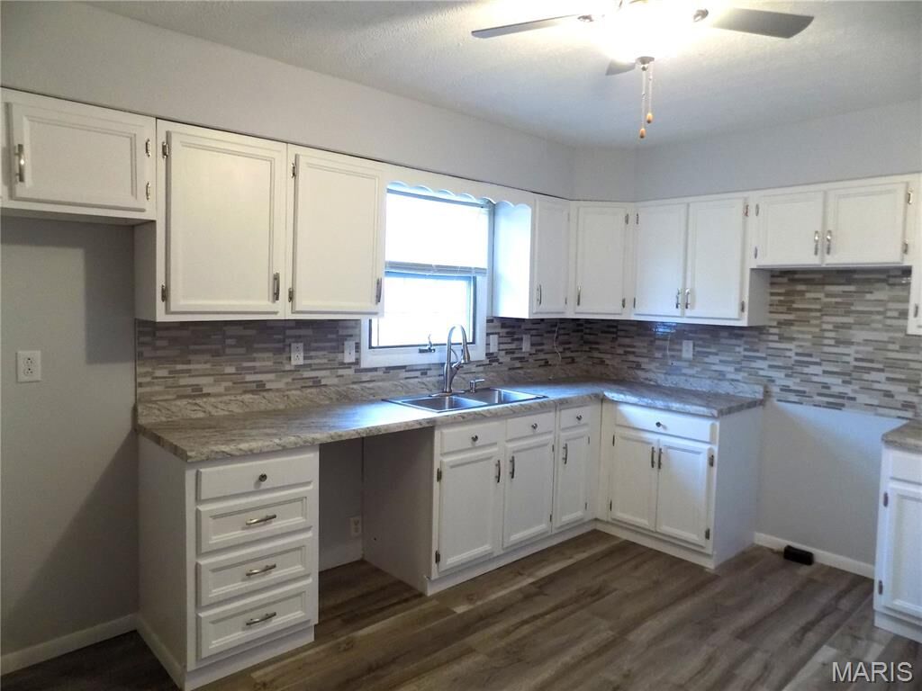 Property Photo: 1306 Broadway Street MO 65401