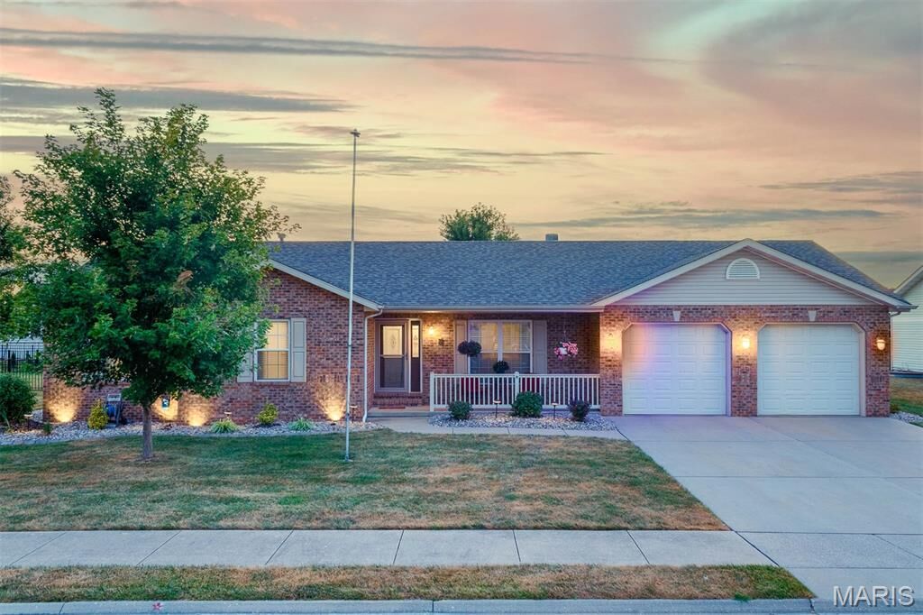 Property Photo: 30 Arrowleaf Street IL 62249