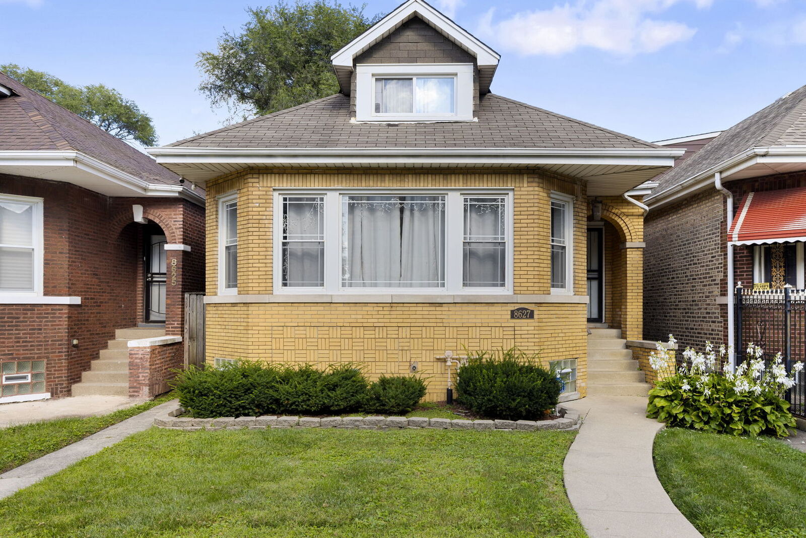 Property Photo:  8627 S Euclid Avenue  IL 60617 