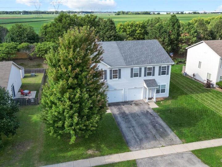 Property Photo: 3119 Hoffman Street IL 60545