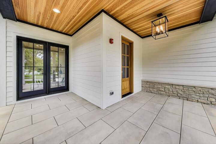 Property Photo:  116 Oxford Avenue  IL 60514 