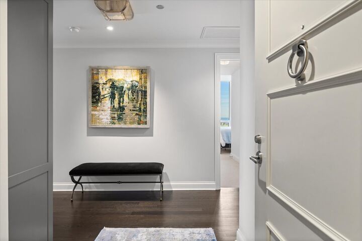 Property Photo:  10 E Delaware Place 28E  IL 60611