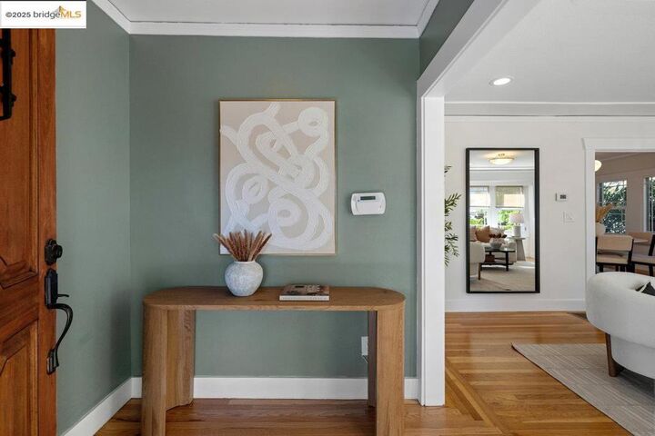Property Photo:  3056 California St  CA 94602 