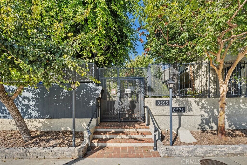 Property Photo: 8575 Independence Avenue 11 CA 91304