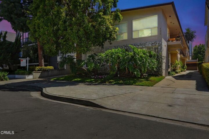 Property Photo:  122 N Croft Avenue  CA 90048 
