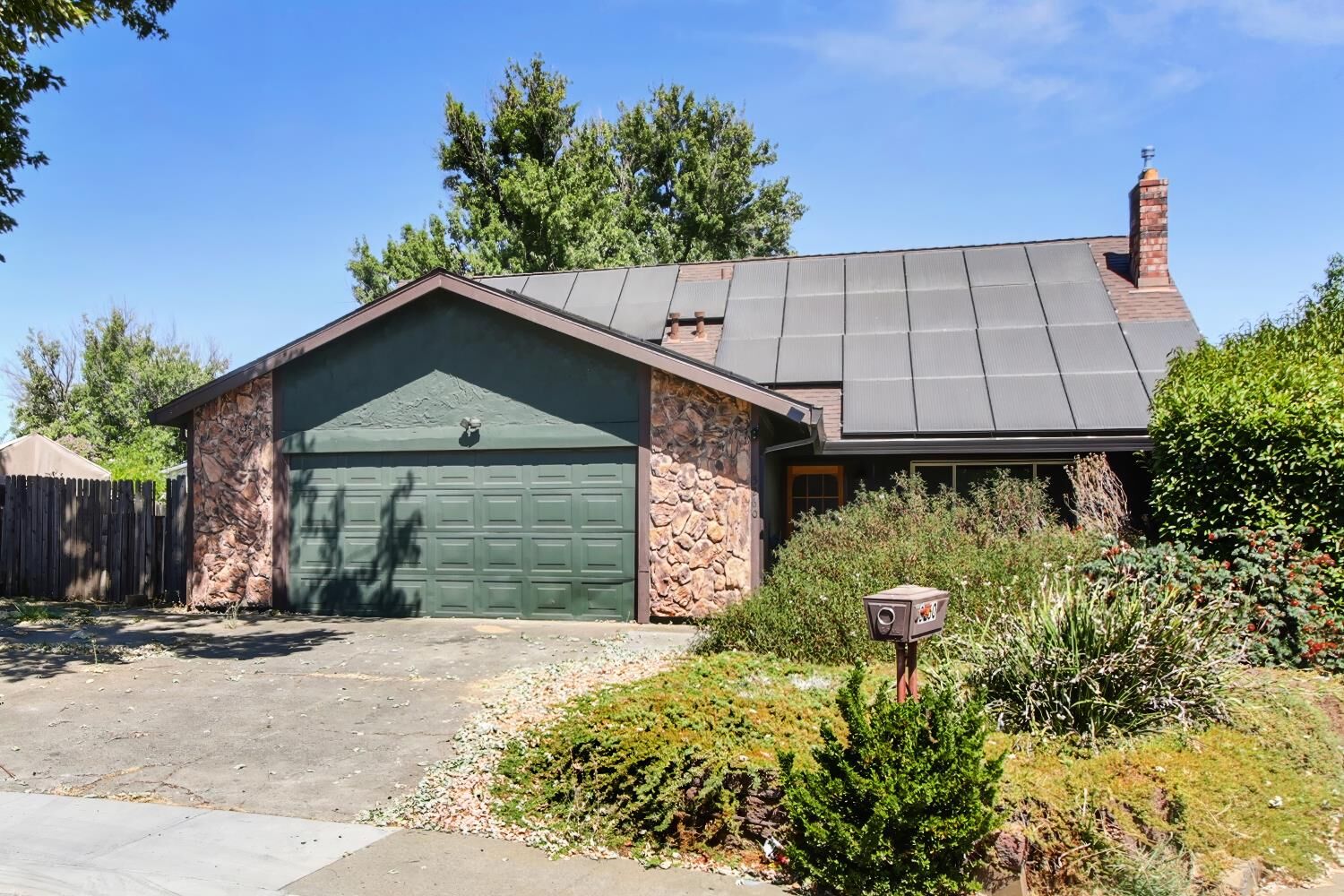 Property Photo: 3260 Gould Way CA 95827