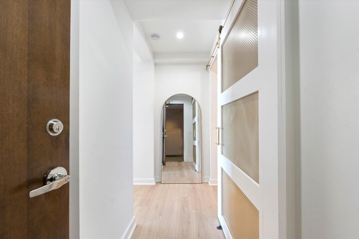 Property Photo:  1510 Demonbreun St 807  TN 37203 