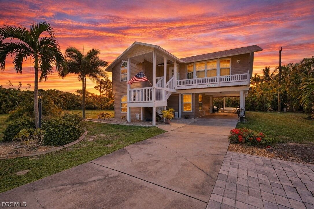 Property Photo:  7841 Breakwater Court  FL 33922 