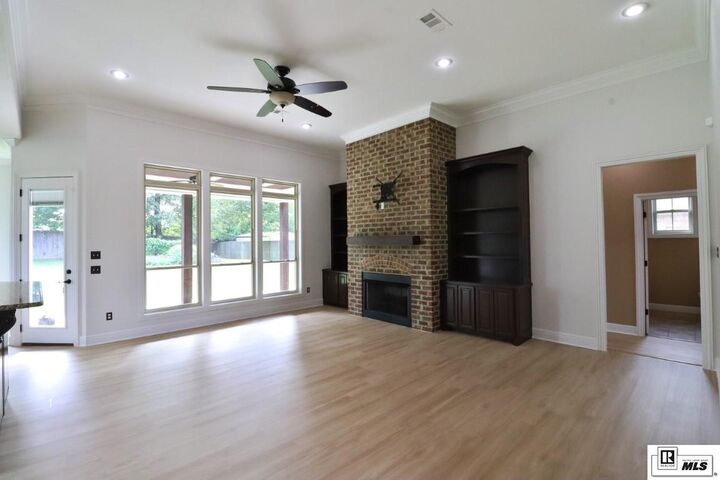 Property Photo:  411 Austin Oaks Circle  LA 71292 