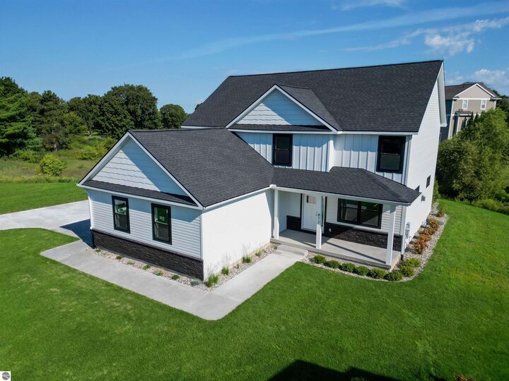 872 Vienna Way  Traverse City MI 49696 photo