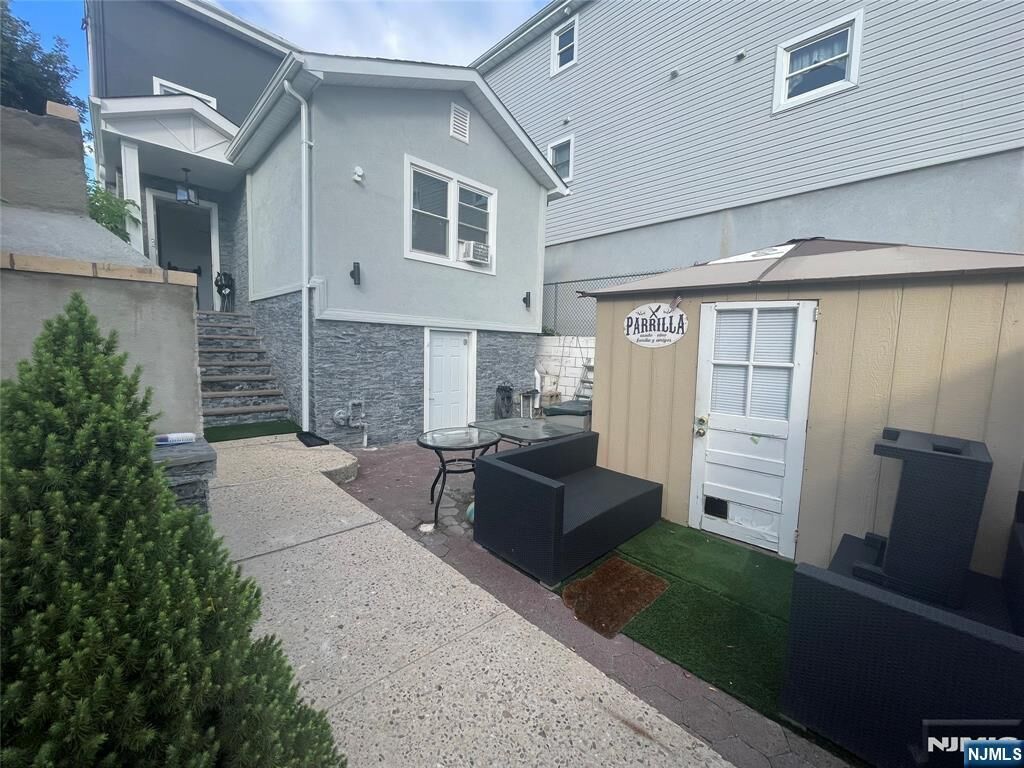 Property Photo:  445 Cliff Street  NJ 07022 