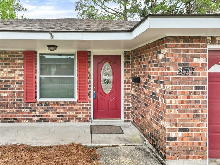 Property Photo: 2017 Taft Park LA 70001