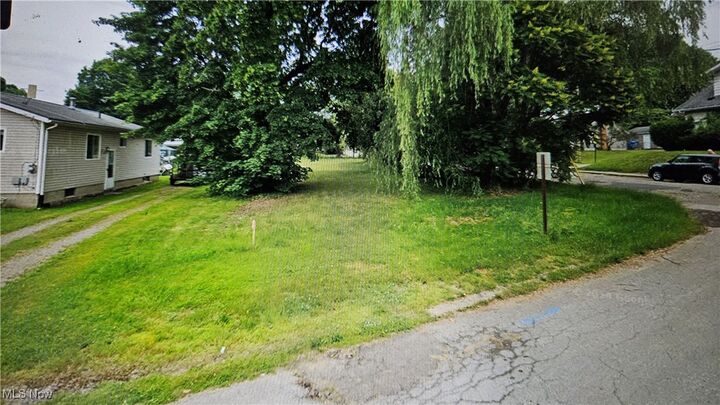 Property Photo:  21 29th Street SW  OH 44203 