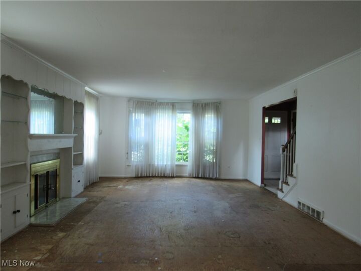 Property Photo: 2067 Mount Vernon Boulevard OH 44112