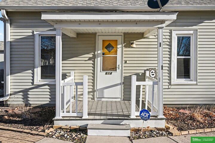 Property Photo:  614 E Linden Avenue  NE 68025 