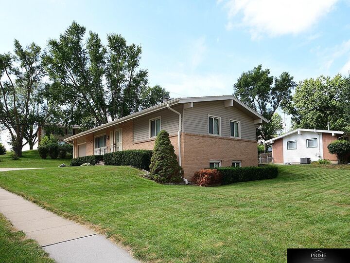 Property Photo:  2524 N 96th Drive  NE 68134 
