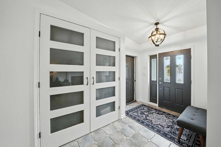 Property Photo: 16 Dunham Close AB T4R 2J5