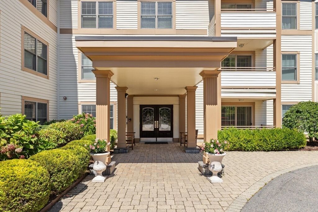Property Photo:  12 Russell Rd 303  MA 02482 