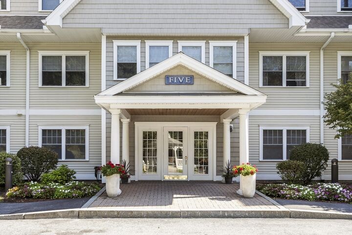 Property Photo:  5 Mission Rd 203  MA 01863 