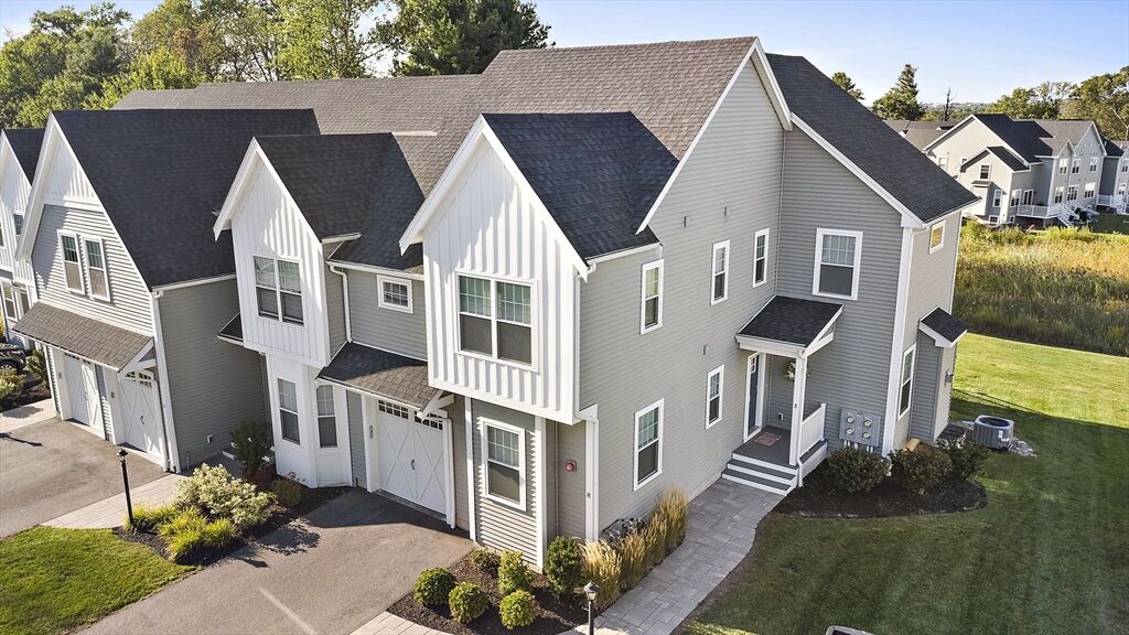 Property Photo:  8 Winning Farm Rd 8  MA 01801 
