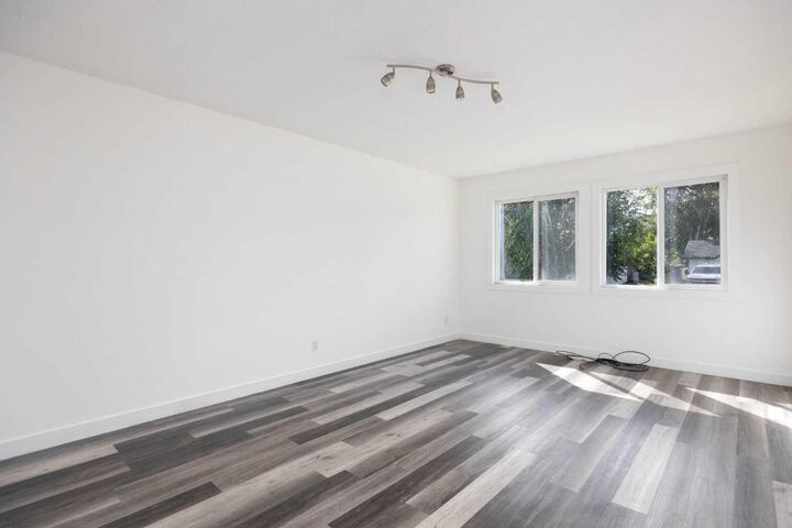 Property Photo:  34 Bell Crescent  AB T9H 1K8 