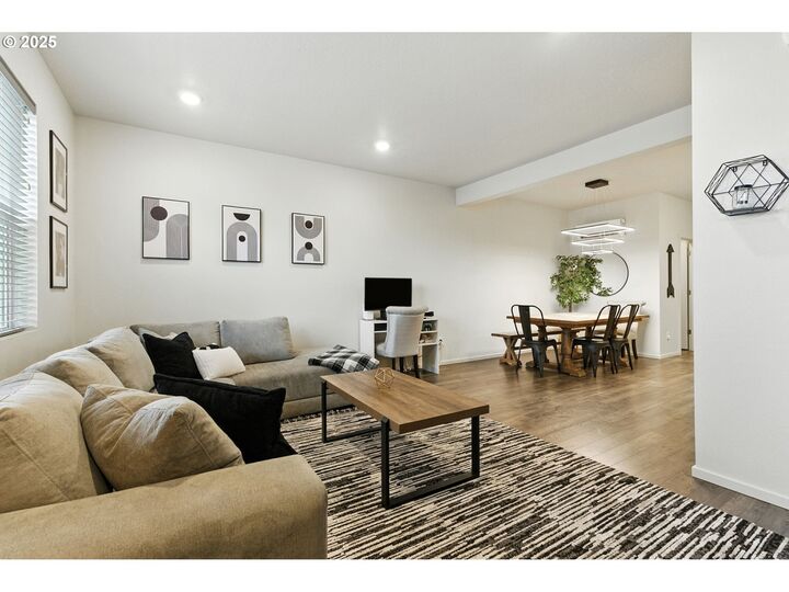 Property Photo: 627 NE 72nd St WA 98665