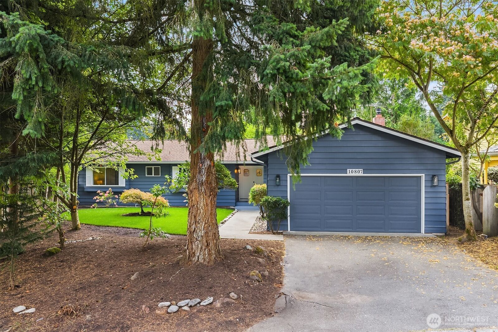 Property Photo: 10807 NE 143rd Street WA 98034