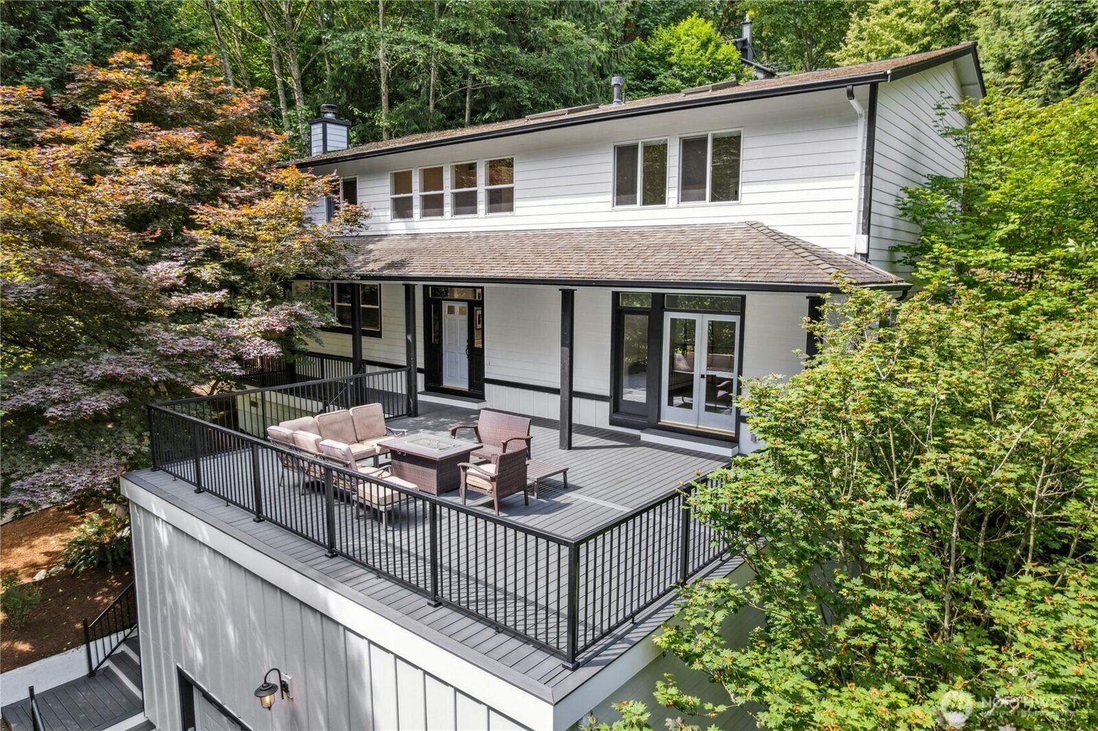 Property Photo: 17519 33rd Avenue NE WA 98155