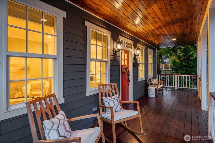 Property Photo: 7557 44th Avenue NE WA 98115