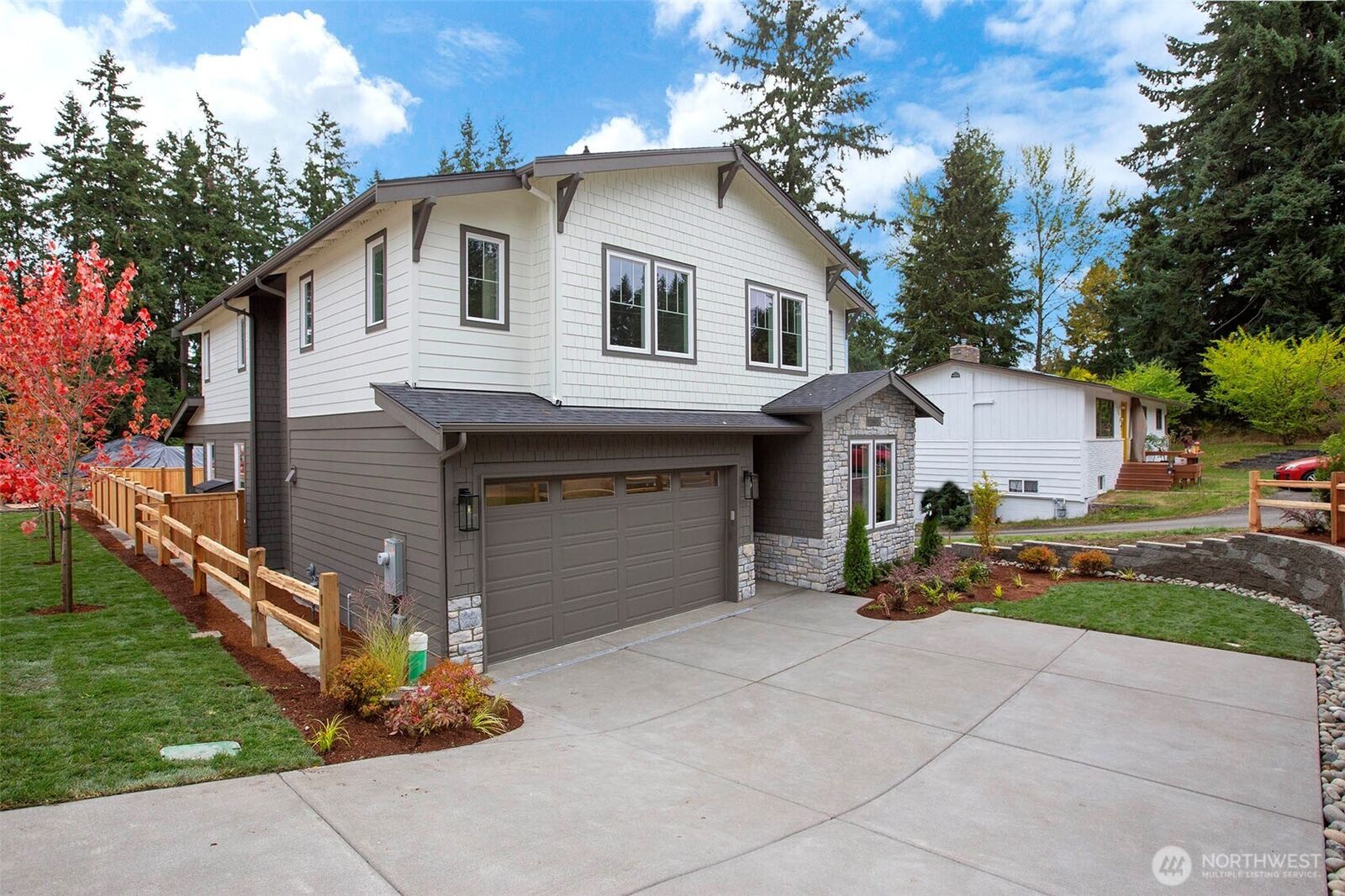 Property Photo: 12806 NE 65th Lane WA 98033