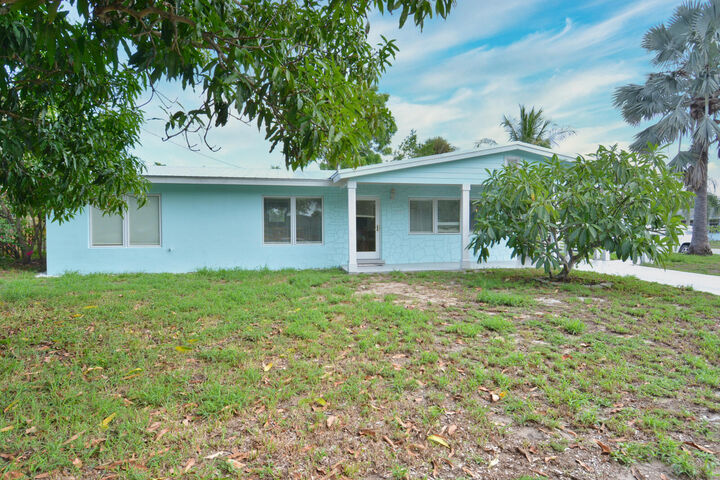 Property Photo: 1395 NE Flora Place FL 34957
