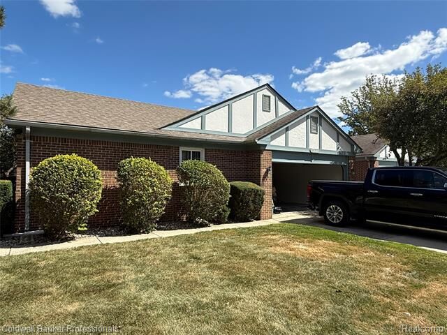 Property Photo: 15444 Roxbury Circle MI 48044