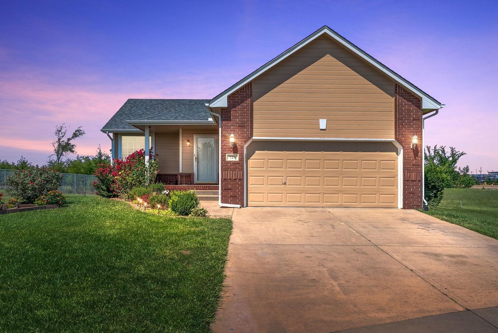 Property Photo: 729 S Bedford KS 67207-4320