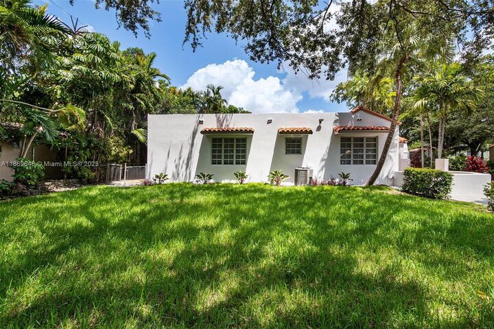 Property Photo: 820 Lorca St FL 33134