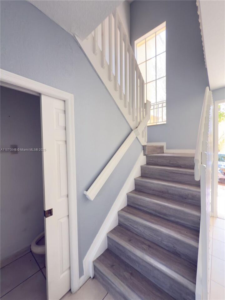 Property Photo: 16549 SW 78th Ter 16549 FL 33193
