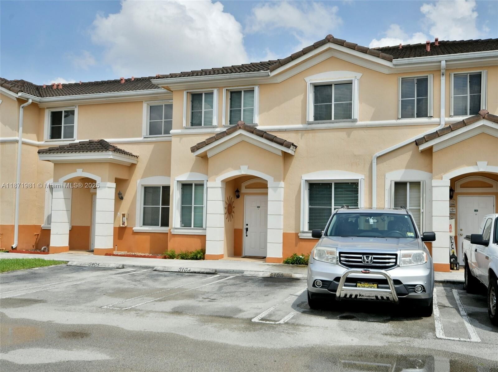 Property Photo: 7321 NW 174th Ter 106 FL 33015