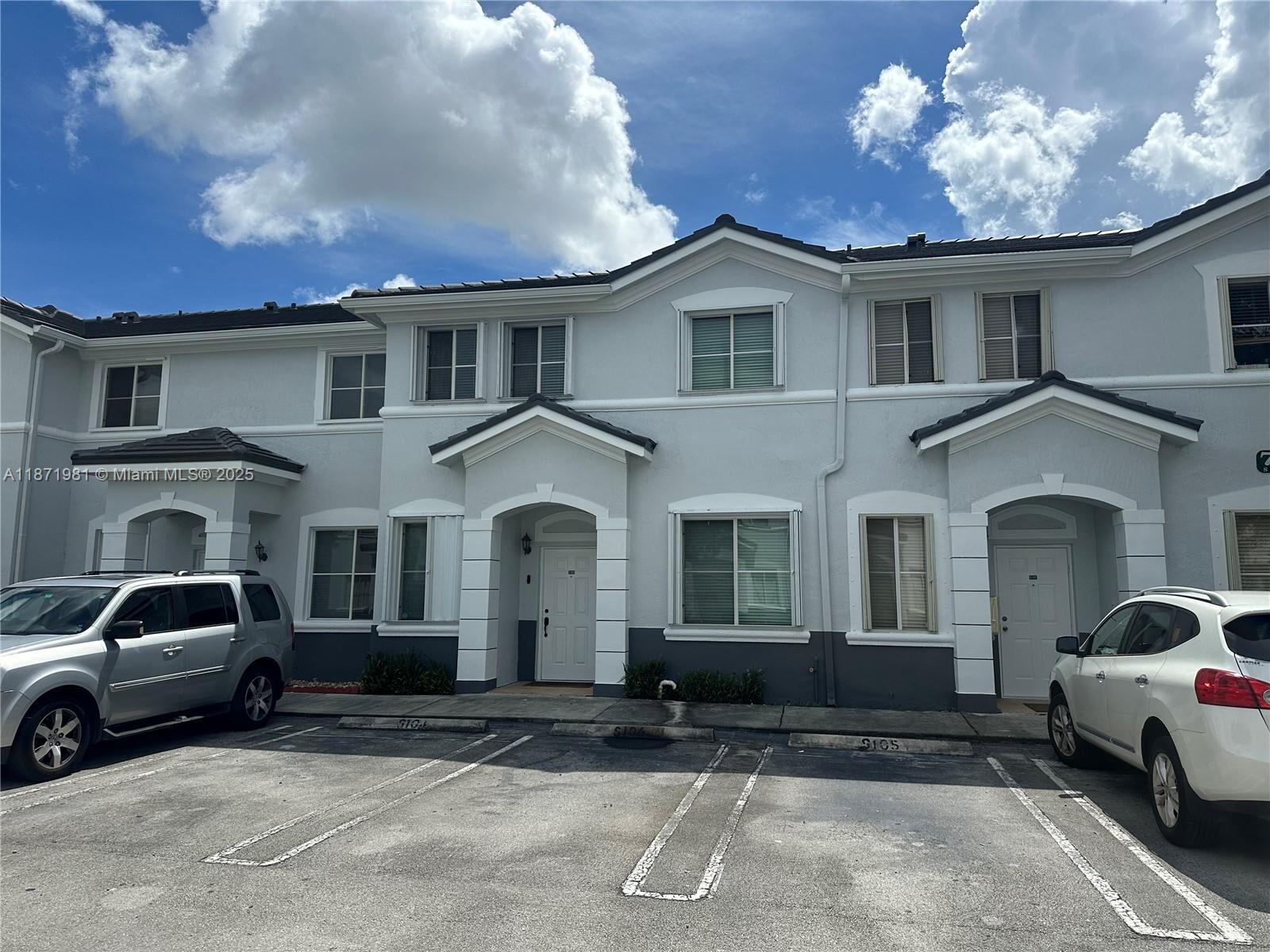 Property Photo:  7321 NW 174th Ter 106  FL 33015 
