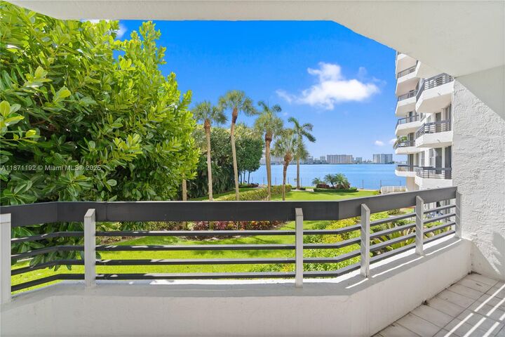 Property Photo: 3600 Mystic Pointe Dr 215 FL 33180