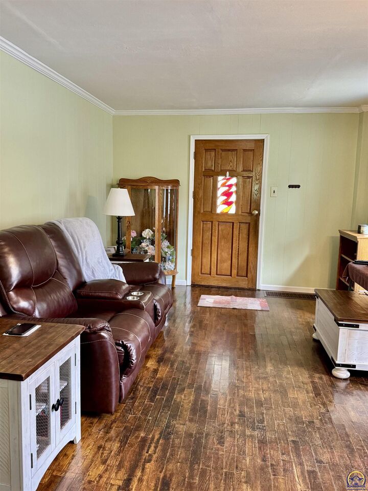 Property Photo: 2625 SW Fillmore St KS 66611