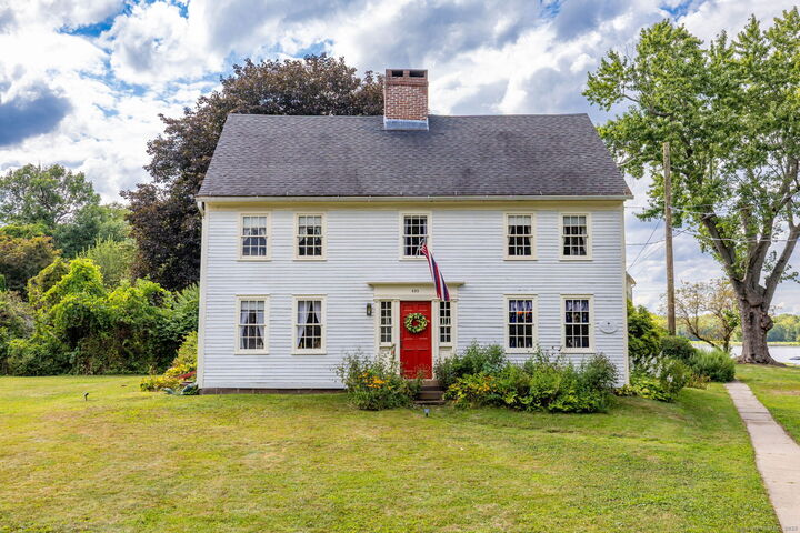 Property Photo:  493 Main Street  CT 06109 