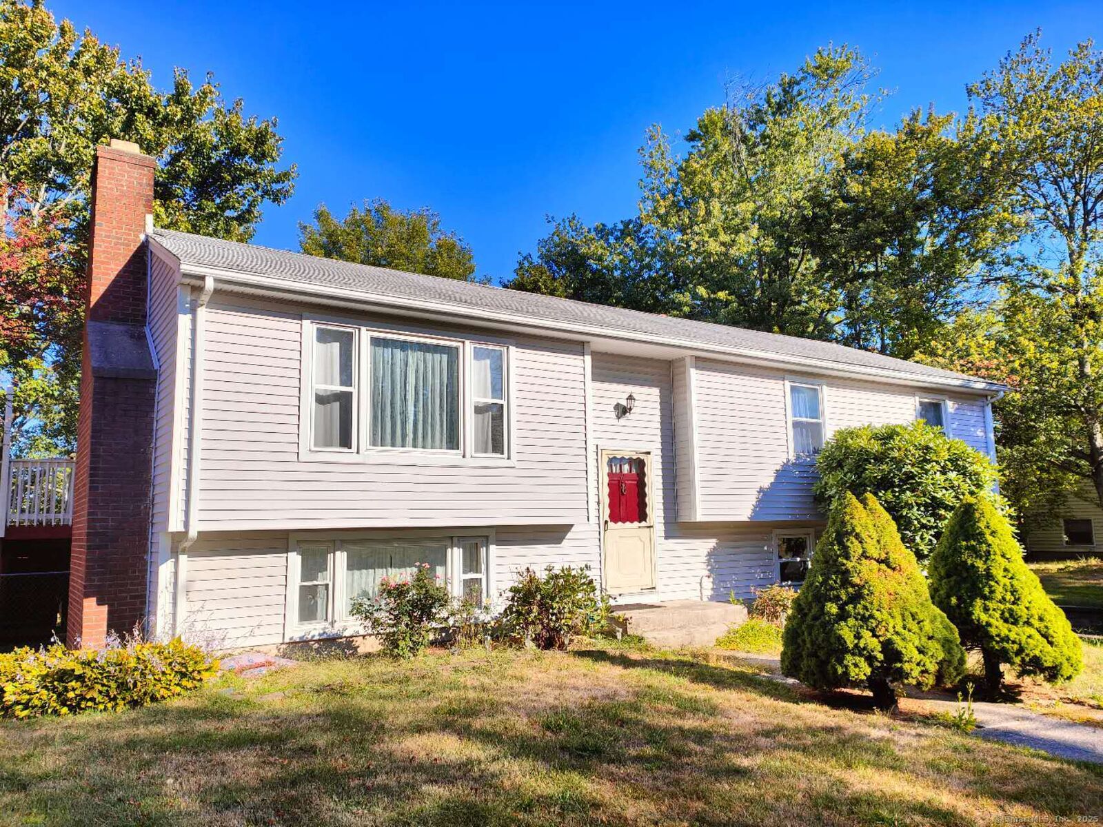 Property Photo: 11 Meadowbrook Road CT 06516