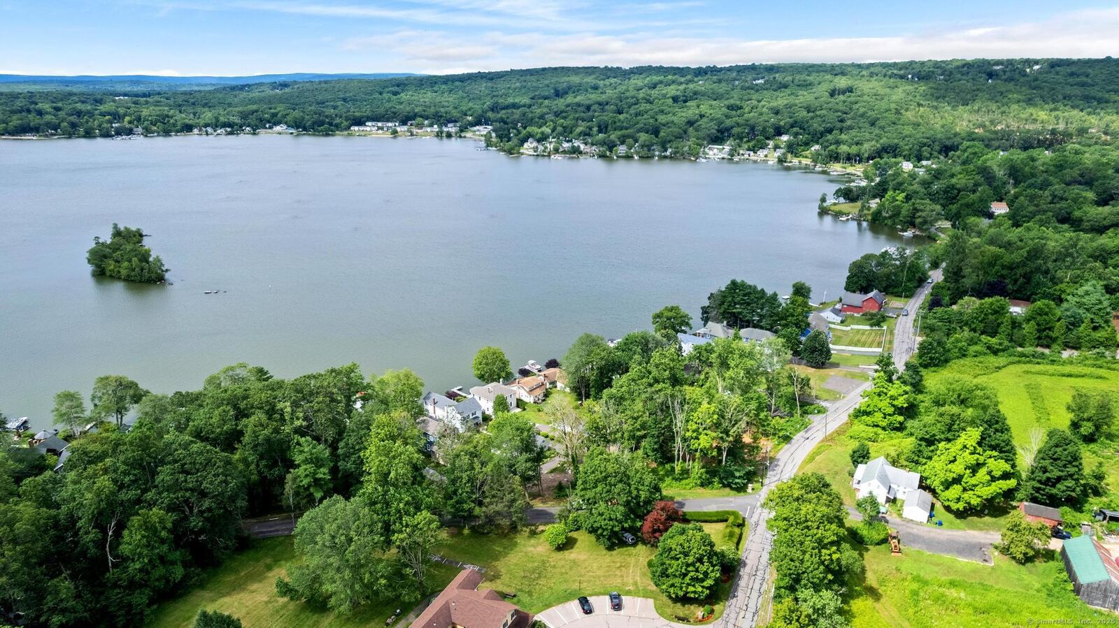 Property Photo:  132 Lake Road  CT 06424 
