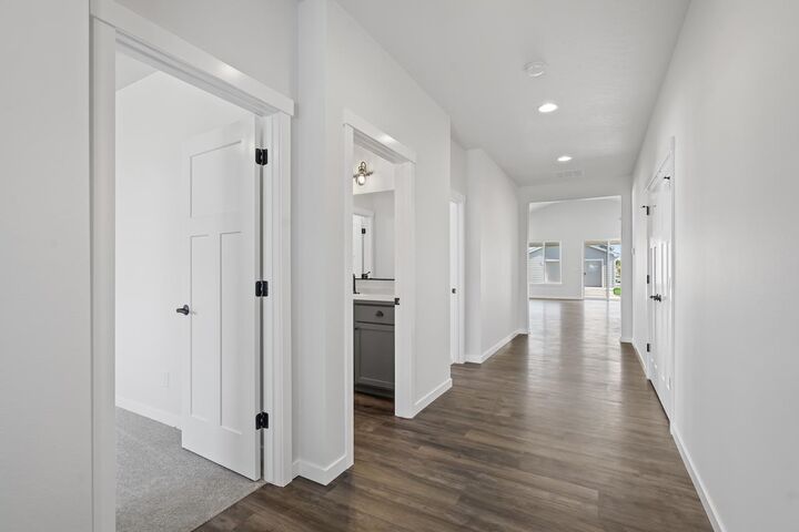 Property Photo: 12237 N Valencia Ave WA 99208