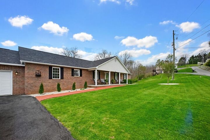 Property Photo:  561 Hillsboro Drive  VA 24630 
