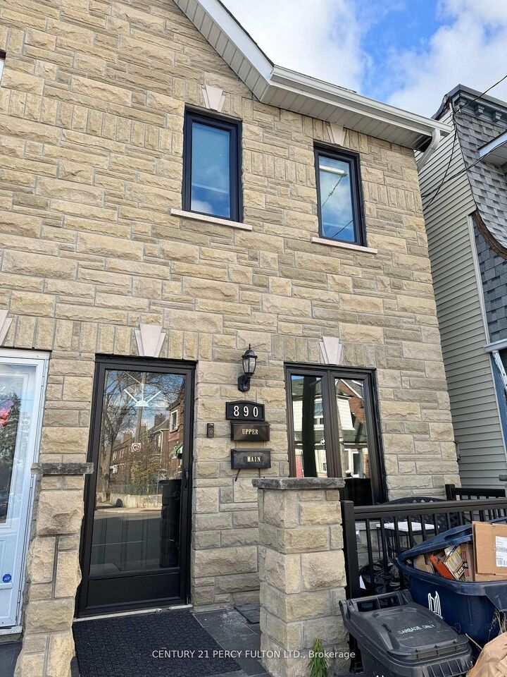 Photo de la propriété:  890 Ossington Avenue Bsmt  ON M6G 3V1 