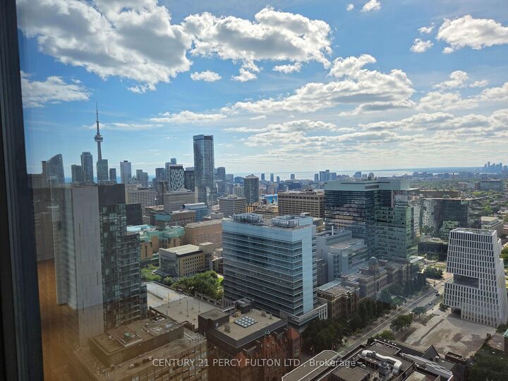 Photo de la propriété:  38 Grenville Street 3802  ON M4Y 1A5 