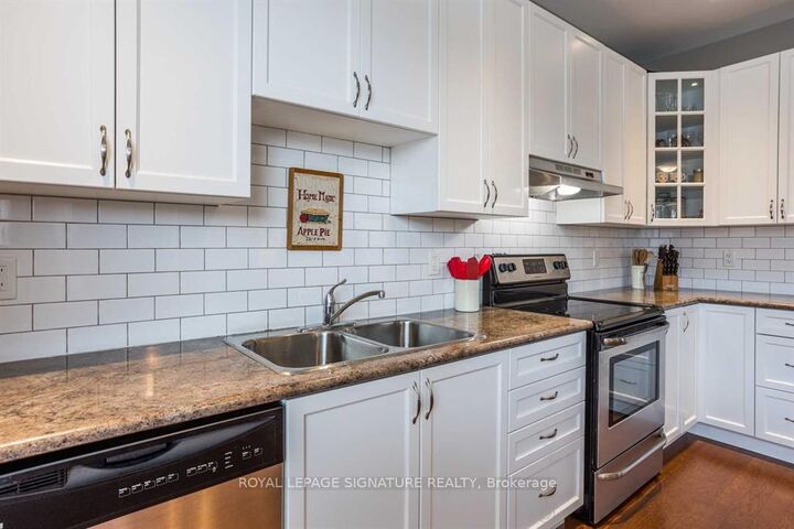 Property Photo: 968 Avery Avenue ON K9J 0G9