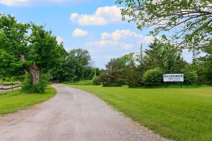 Photo de la propriété: 2300 Rosebank Road ON L1X 2R5